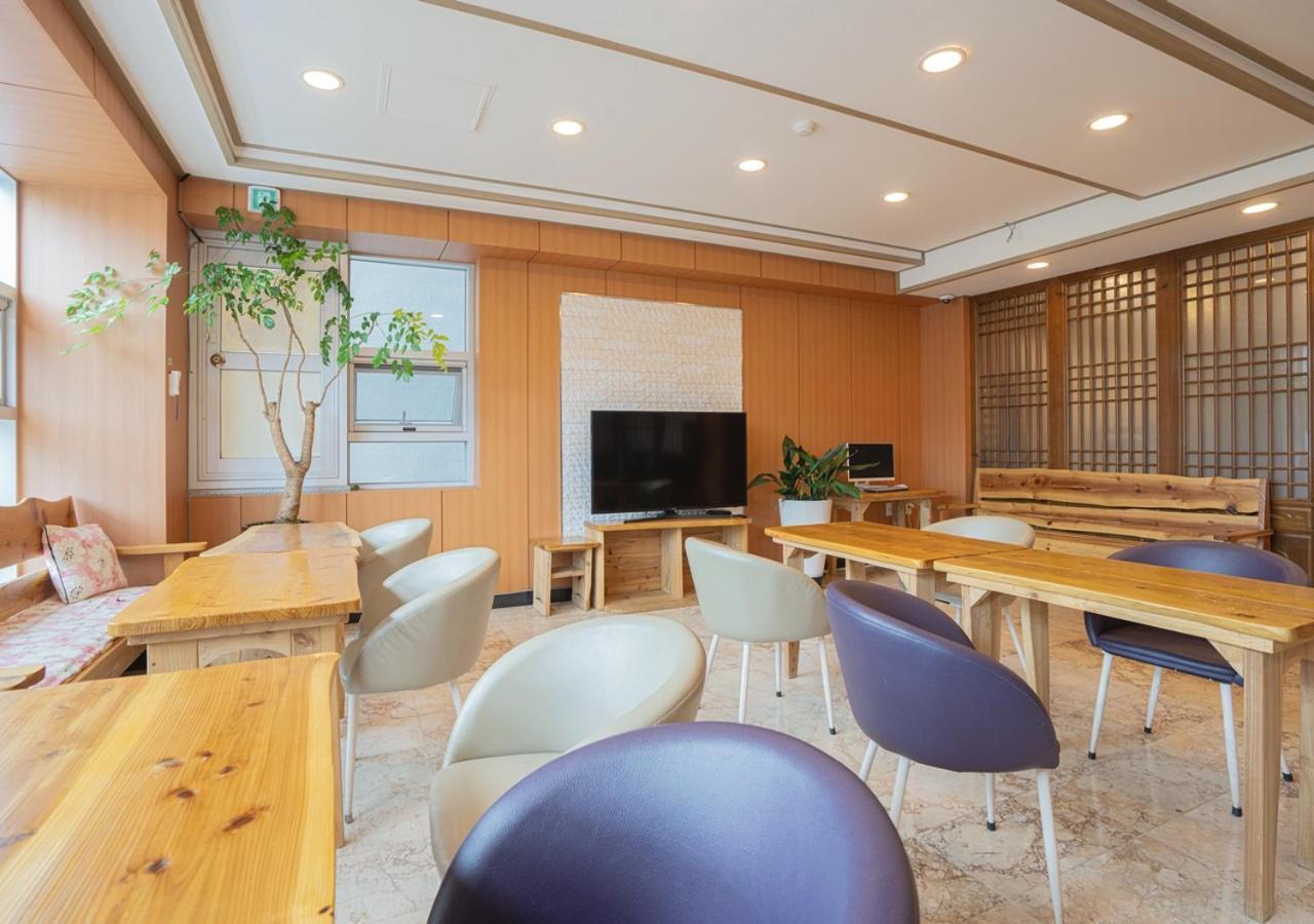 J2 Family Hotel Jeju Exterior photo