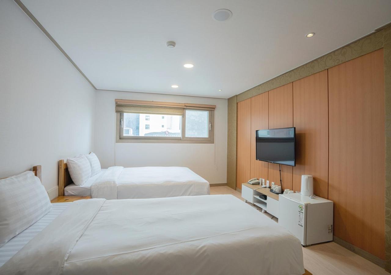 J2 Family Hotel Jeju Exterior photo