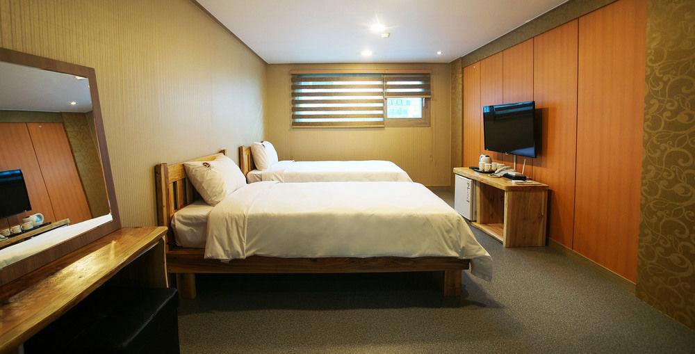 J2 Family Hotel Jeju Exterior photo
