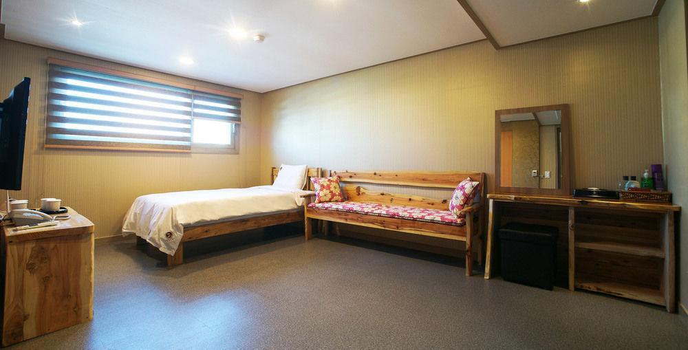 J2 Family Hotel Jeju Exterior photo